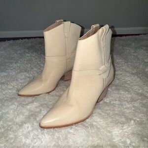 Kaanas Cream Ankle Boots